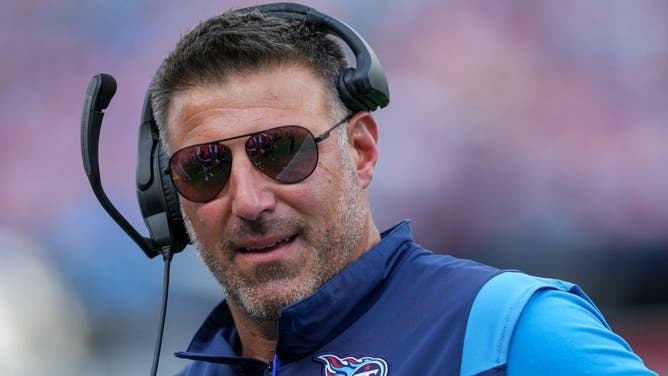 Mike Vrabel Savagely 'Replies All' To NFL With Passive-Aggressive Email Blasting Officiating