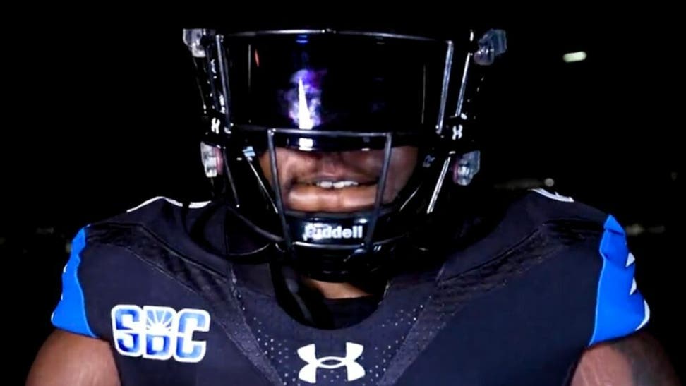 Georgia State unveils black uniforms for the game against Charlotte. (Credit: Screenshot/Twitter Video https://twitter.com/GeorgiaStateFB/status/1570043872419680257)