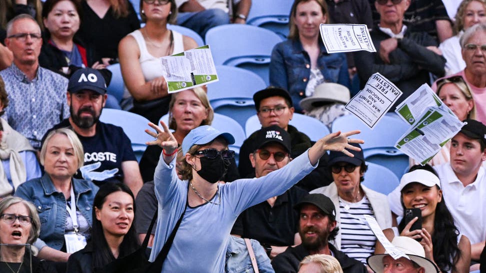 Australian Open Protest: Mask-Wearing Woman Throws 'Free Palestine' Papers