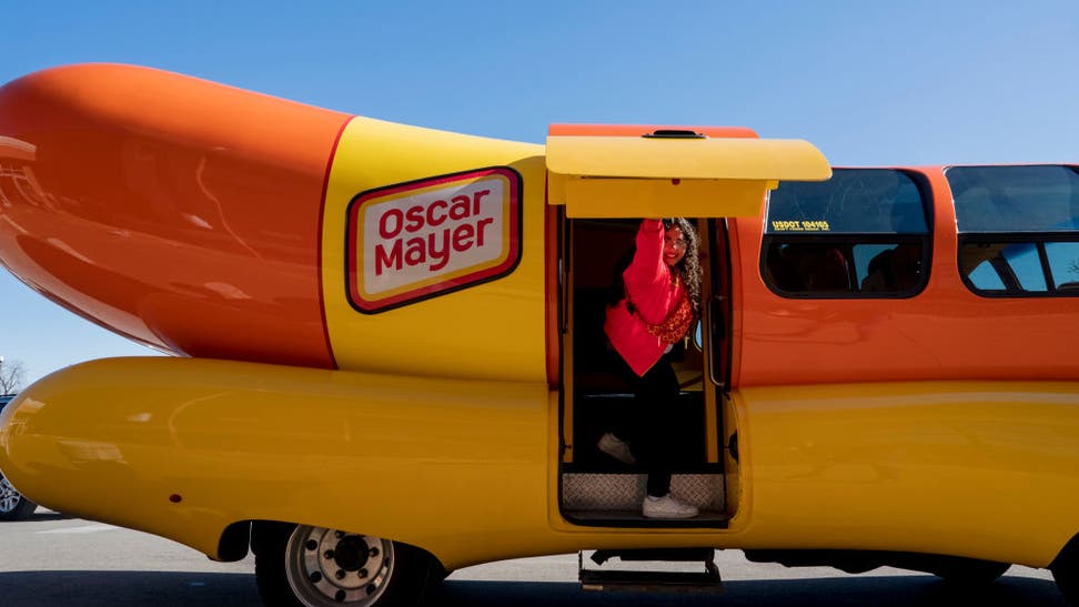 05596da3-Oscar Mayar Wienermobile Stops in St. Louis