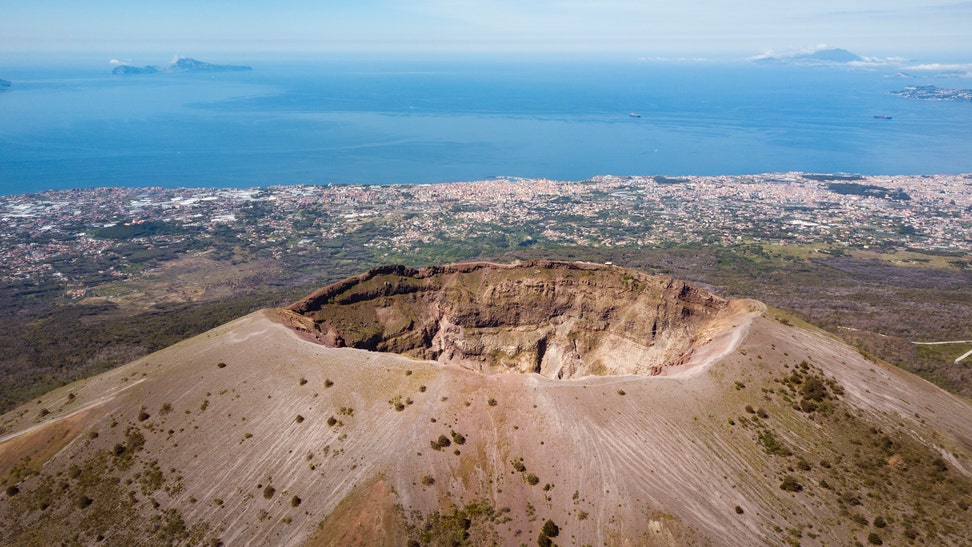 U.S. Tourist Falls Into Mount Vesuvius While Taking A Selfie, Survives