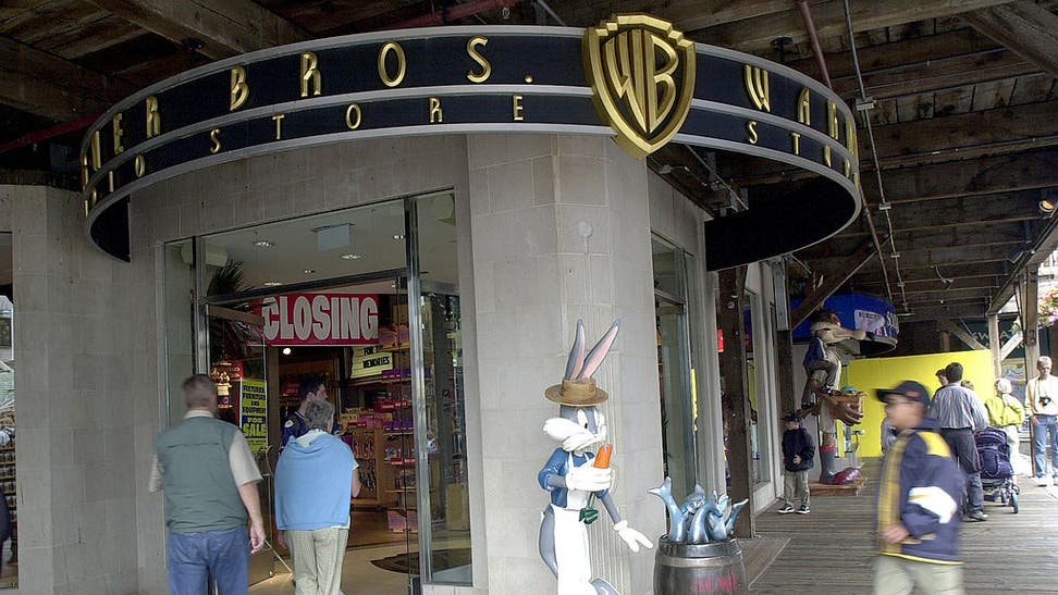 d9aaa40c-Warner Bros. Store Closing