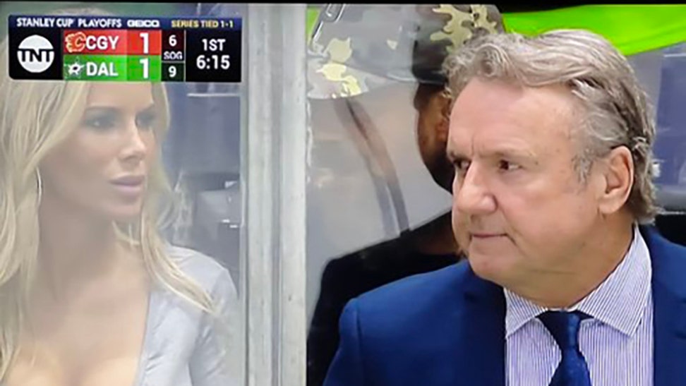 SexyNatG is the woman behind the Stars bench
