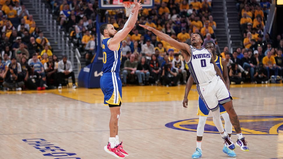 61ad2b51-NBA: Playoffs-Sacramento Kings at Golden State Warriors