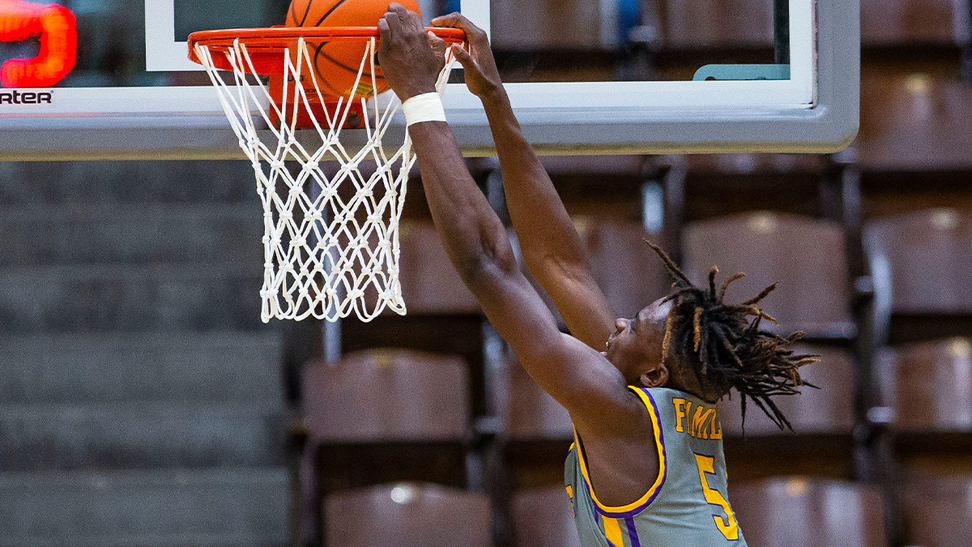 coen-carr-basketball-recruiting-michigan-state-viral-dunk-free-throw-line-reaction