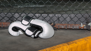 NYC Migrants Toss On Boxing Gloves, Duke It Out Near Homeless Shelter