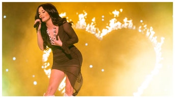 Country singer Kacey Musgraves gets naked to celebrate her new Grammy win. 