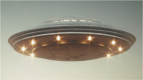 Several Canadian pilots saw a group of unexplained UFOs flying around. Listen to the conversations with air traffic control. (Credit: Getty Images)
