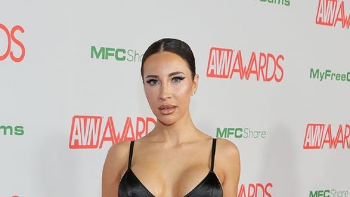 porn star melissa stratton hot ones sean evans