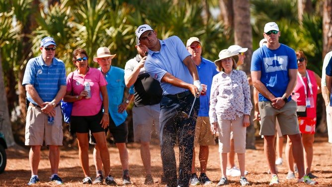 Christiaan Bezuidenhout plays a shot on the 3rd hole during The Honda Classic 2022. 