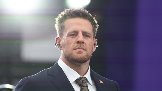 J.J. Watt brutally roasted for Super Bowl appearance. (Credit: Mark J. Rebilas-USA TODAY Sports)