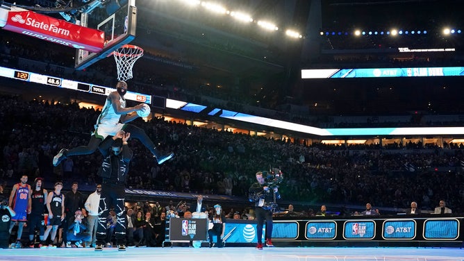 TNT Somehow Missed A Dunk During ...The Dunk Contest