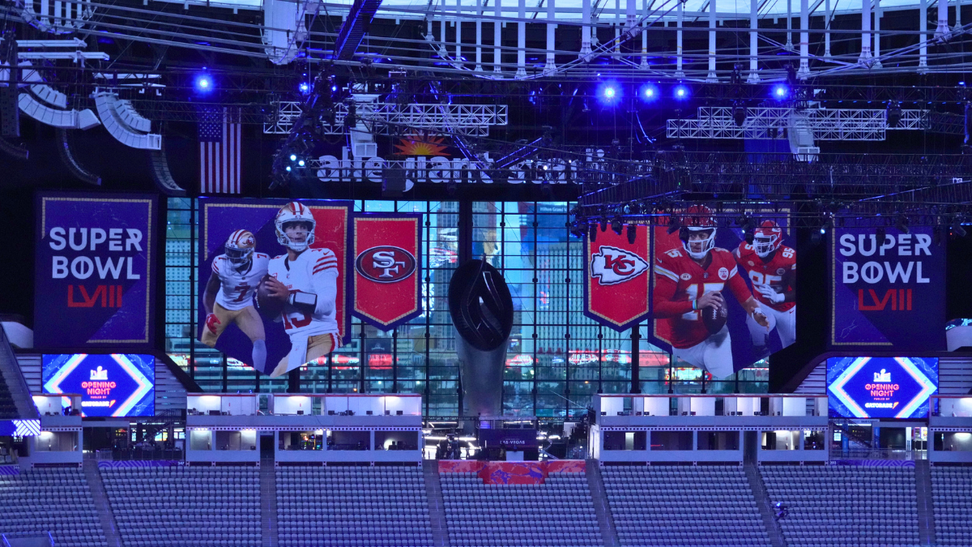 Here's What A $2.5-Million Super Bowl Suite Gets You