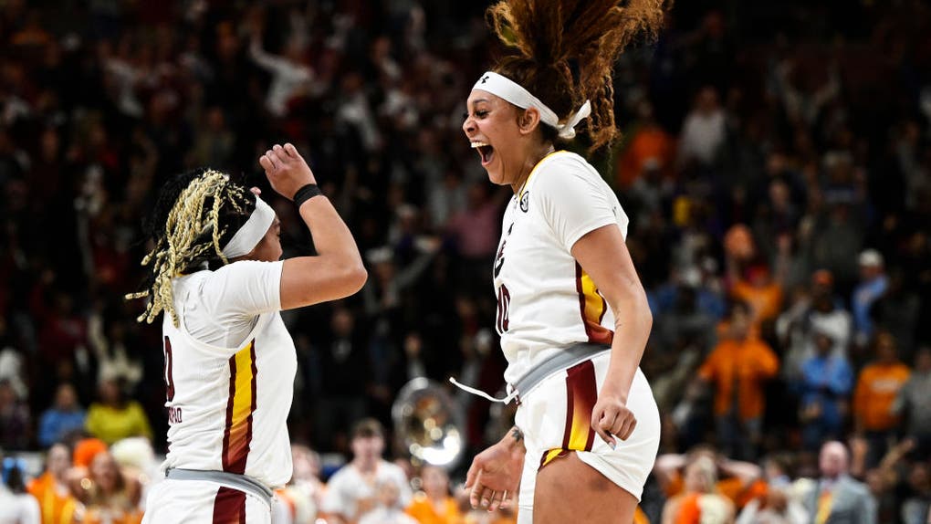 South Carolina defeated Tennessee on a wide-open final shot from Kamilla Cardoso