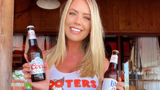 hooters st. patrick's day