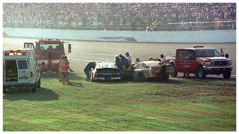 New footage has surfaced from the 2001 Daytona 500. 