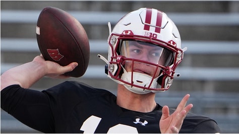 Wisconsin QB Braedyn Locke took the first team reps in the team's first spring practice. Will Tyler Van Dyke eventually beat him out? (Credit: USA Today Sports Network)