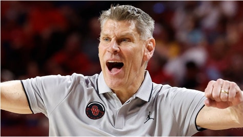 Oklahoma basketball coach Porter Moser responded to speculation he plans on leaving the Sooners. Will he take the DePaul job? (Credit: USA Today Sports Network)