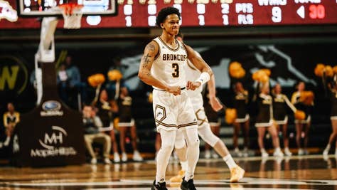 Western Michigan defeats Ball State On Hail Mary bounce pass  courtesy of Western Michigan