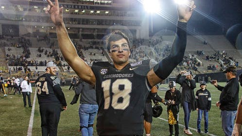 Former Vanderbilt QB Mo Hasan Claims That Mafia Tried To Bribe Him, Throws Alabama Under Bus