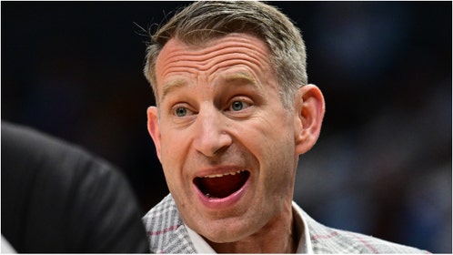 Alabama basketball coach Nate Oats dropped a savage line after the Crimson Tide beat UNC. Watch a video of his comment. (Credit: Getty Images)