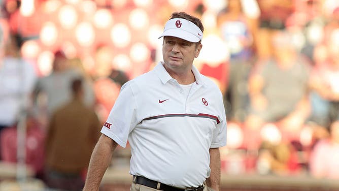 Bob Stoops Says State Of College Football Is 'Not Very Good,' NCAA Has To Embrace Pro Model