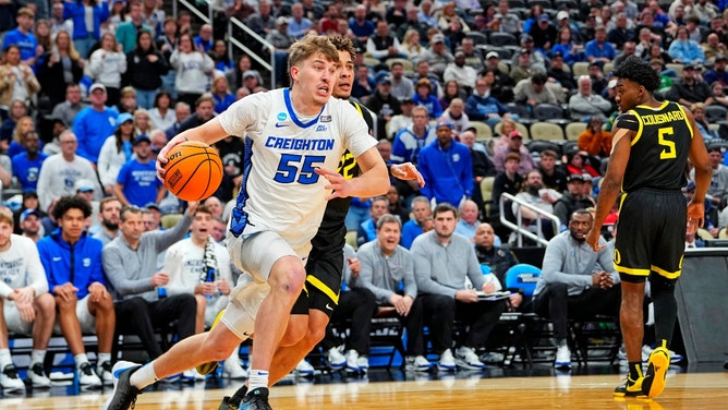 Creighton Bluejays SF Baylor Scheierman drives to the basket on the Oregon Ducks in the Round of 32 in the 2024 NCAA Tournament at PPG Paints Arena. (Gregory Fisher-USA TODAY Sports)