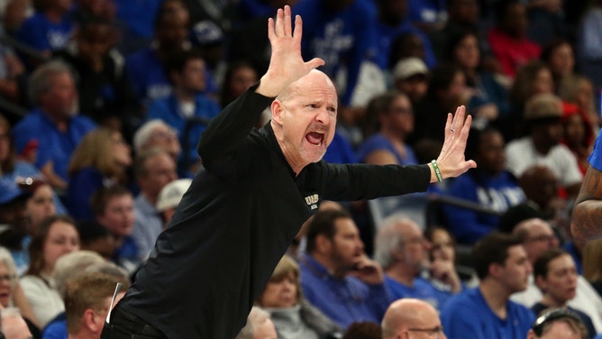 UAB head coach Andy Kennedy lost his mind on officials after his team allowed a 20-0 run to Memphis and blew a huge lead. 