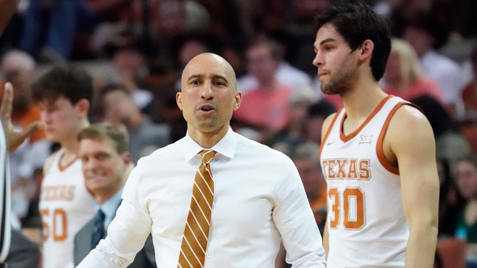 Shaka Smart coached the Texas Longhorns from 2015-2021. 