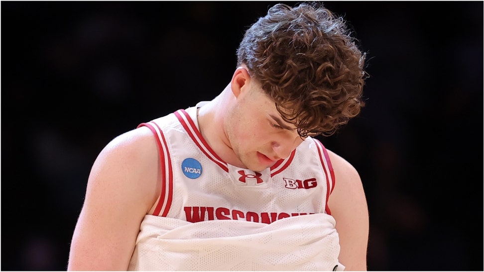 Wisconsin fans react to humiliating James Madison loss. (Credit: USA Today Sports Network)