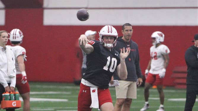 Tyler Van Dyke (Credit: Mark Stewart / Milwaukee Journal Sentinel / USA TODAY NETWORK)