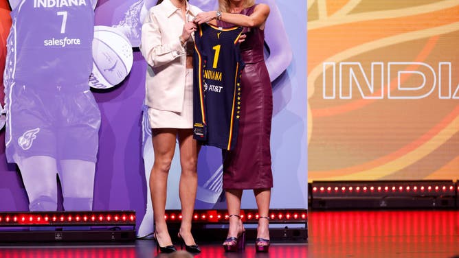 Indiana Fever fans shows up by the thousands for the WNBA Draft party to see Caitlin Clark