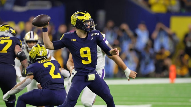 Michigan Wolverines QB J.J. McCarthy drops back to pass against the Washington Huskies in the 2024 College Football Playoff title game at NRG Stadium. (Thomas Shea-USA TODAY Sports)