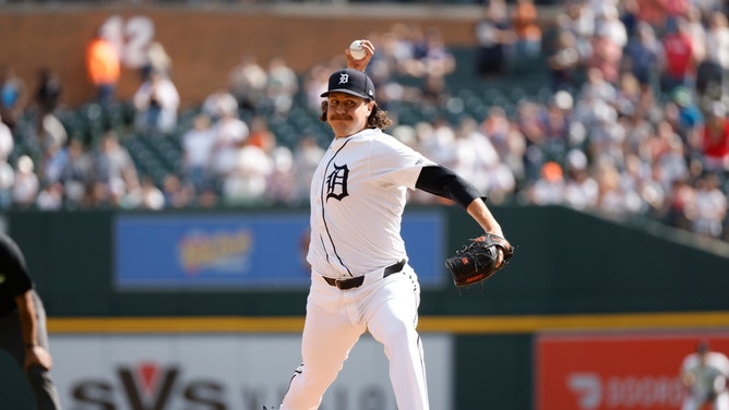 Detroit Tigers closer Jason Foley throws a pitch against the Minnesota Twins at Comerica Park. (Brian Bradshaw Sevald-USA TODAY Sports)