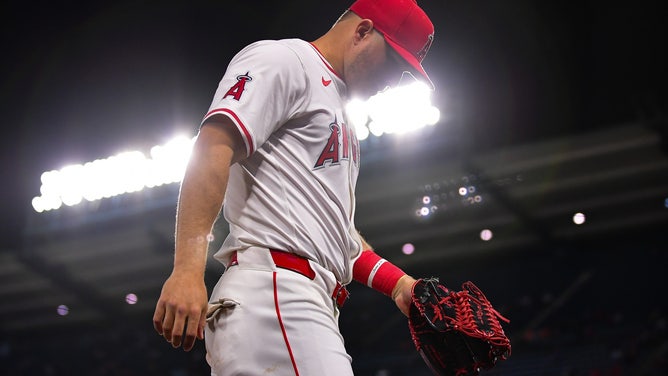 Mike Trout knee surgery