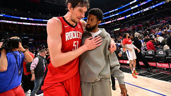 Rockets Center Boban Marjanovic Gifts Clippers Fans Free Chicken Sandwiches With Ultimate Cool Guy Move OutKick