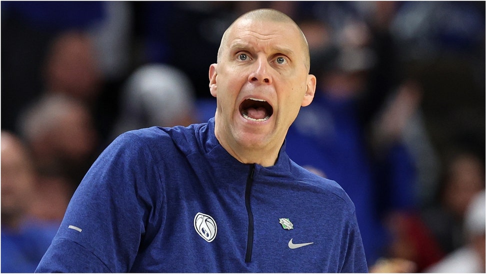 Kentucky basketball fans are livid with the program targeting Mark Pope as the team's new head coach. (Credit: Getty Images)