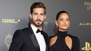 german goalkeeper kevin trapp brazilian model izabel goulart distraction