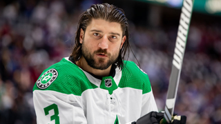 Stars' Chris Tanev Has Tooth Pulled Mid-Game, Then Returns To Ice