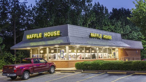 tennessee man waffle house robbery fell through hotel ceiling
