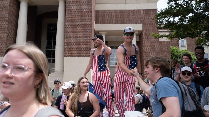 Ole Miss students and counter-protesters Rouse Boyce and Connor Moore. (Credit: H.G. Biggs/Special to Clarion Ledger / USA TODAY NETWORK)