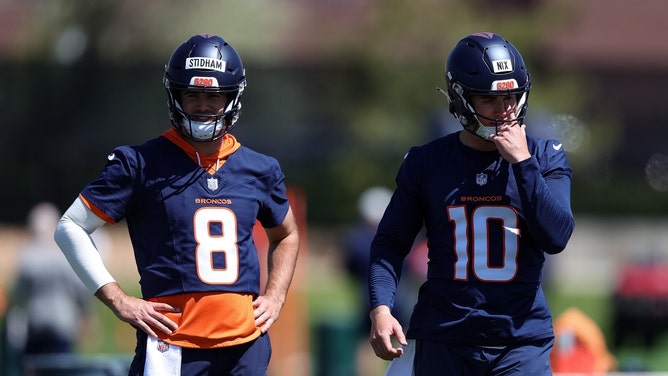 QB Denver Broncos Jarrett Stidham dan Bo Nix selama OTA 2024 di Centura Health Training Center di Englewood, Colorado.  (Isaiah J. Downing-USA TODAY Sports)