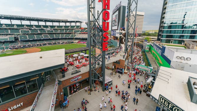 Fighting Braves Fan Avoids Cop's Tackle Then Gets Tased & Lands Flat On ...