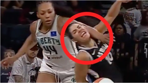 WNBA refs don't call foul on Kelsey Plum getting mauled. (Credit: Screenshot/X Video https://x.com/DeeOnTheW/status/1802079125470871781/WNBA broadcast)