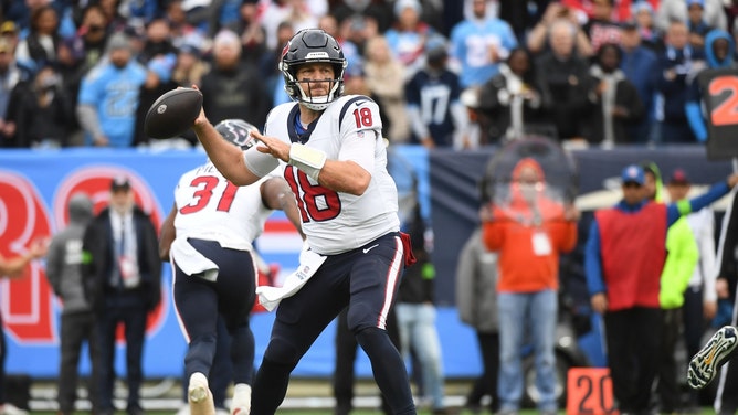 Houston Texans QB Case Keenum drops back to pass against the Tennessee Titans at Nissan Stadium. (Christopher Hanewinckel-USA TODAY Sports)