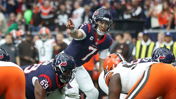 Texans QB C.J. Stroud in a 2024 AFC Wild Card game vs. the Cleveland Browns at NRG Stadium in Houston (Troy Taormina-USA TODAY Sports) 