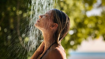 instagram model kayla simmons heat wave outdoor shower