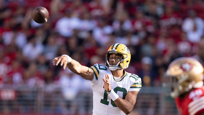 Green Bay Packers QB Jordan Love throws the ball vs. the San Francisco 49ers at Levi's Stadium. (Kyle Terada-USA TODAY Sports)