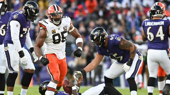 Cleveland Browns DE Myles Garrett sacks Baltimore Ravens QB Lamar Jackson at M&T Bank Stadium in Maryland. (Tommy Gilligan-USA TODAY Sports)