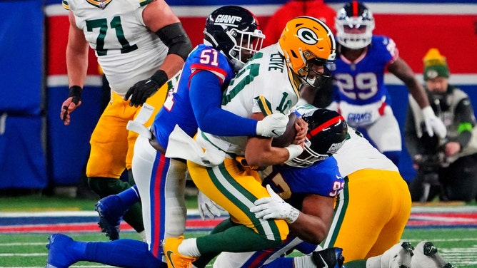 New York Giants pass rusher Azeez Ojulari sacks Green Bay Packers QB Jordan Love at MetLife Stadium in New Jersey. (Robert Deutsch-USA TODAY Sports)